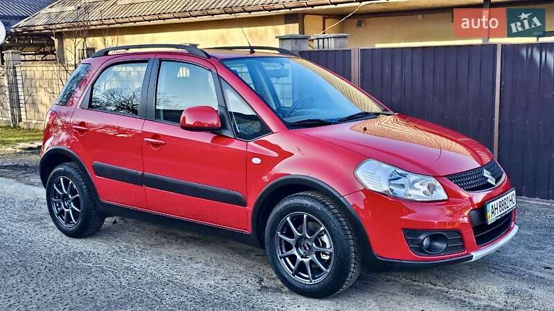 Позашляховик / Кросовер Suzuki SX4 2011 в Києві