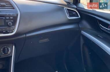 Внедорожник / Кроссовер Suzuki SX4 2016 в 