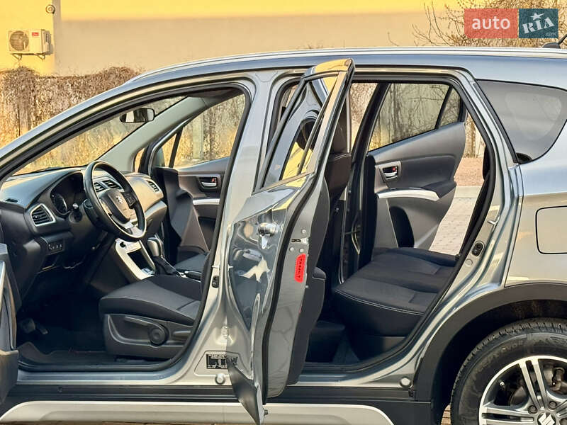 Внедорожник / Кроссовер Suzuki SX4 2016 в Житомире