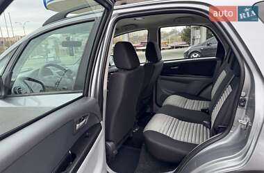 Внедорожник / Кроссовер Suzuki SX4 2013 в 