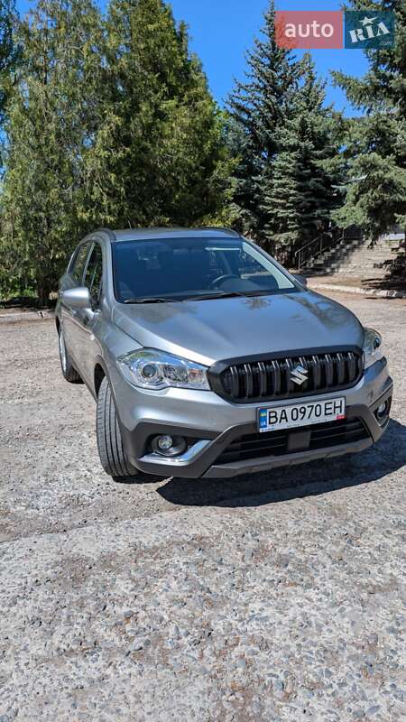Позашляховик / Кросовер Suzuki SX4 2021 в 