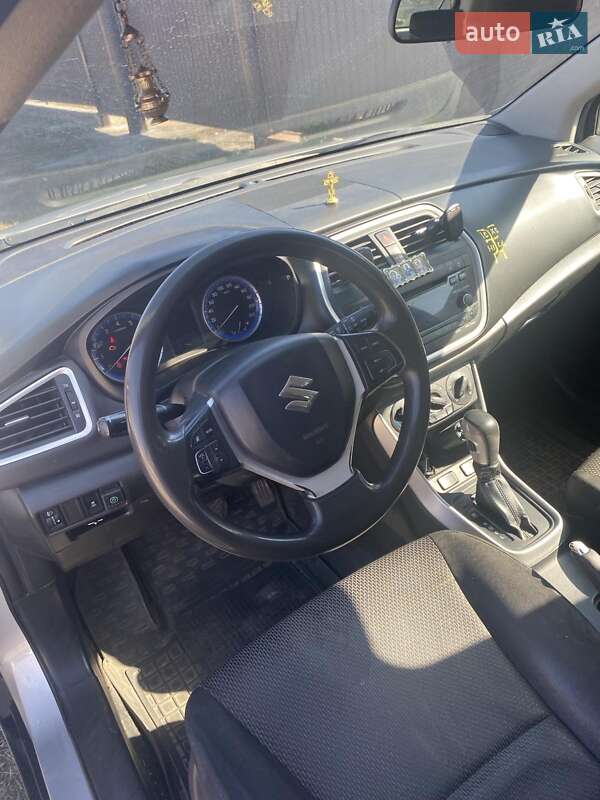 Позашляховик / Кросовер Suzuki SX4 2014 в Києві