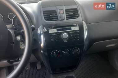 Внедорожник / Кроссовер Suzuki SX4 2011 в 