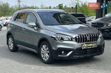 Позашляховик / Кросовер Suzuki SX4 2018 в Чернівцях