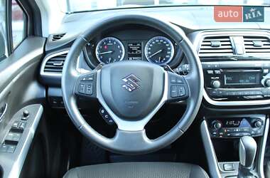 Позашляховик / Кросовер Suzuki SX4 2019 в 