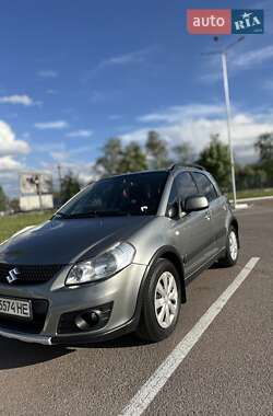 Позашляховик / Кросовер Suzuki SX4 2014 в Житомирі