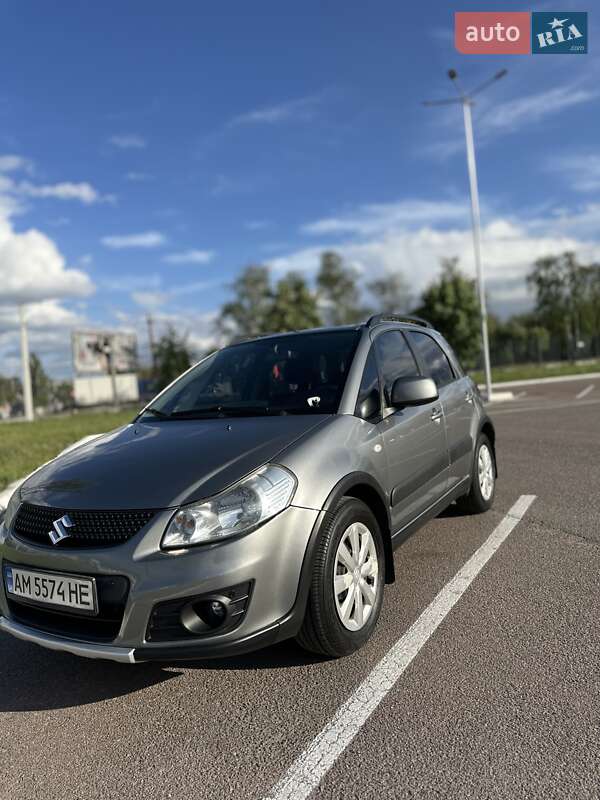 Внедорожник / Кроссовер Suzuki SX4 2014 в Житомире