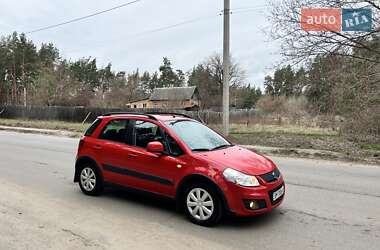 Позашляховик / Кросовер Suzuki SX4 2014 в 