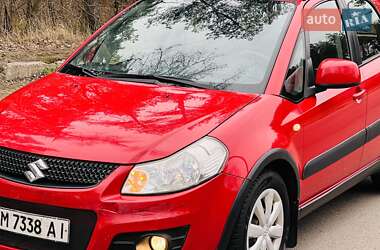 Позашляховик / Кросовер Suzuki SX4 2014 в 