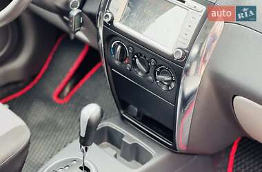 Позашляховик / Кросовер Suzuki SX4 2014 в 