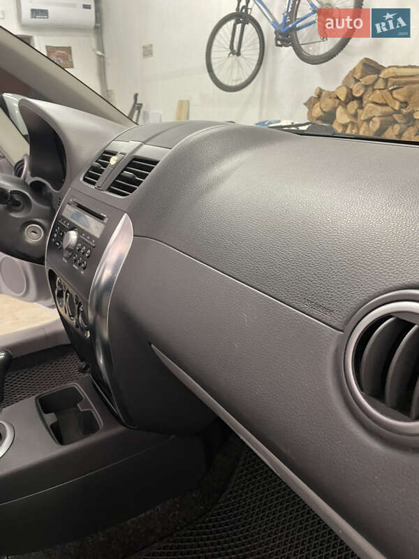 Позашляховик / Кросовер Suzuki SX4 2011 в Харкові