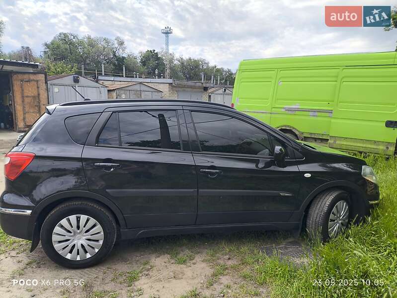 Внедорожник / Кроссовер Suzuki SX4 2015 в Киеве