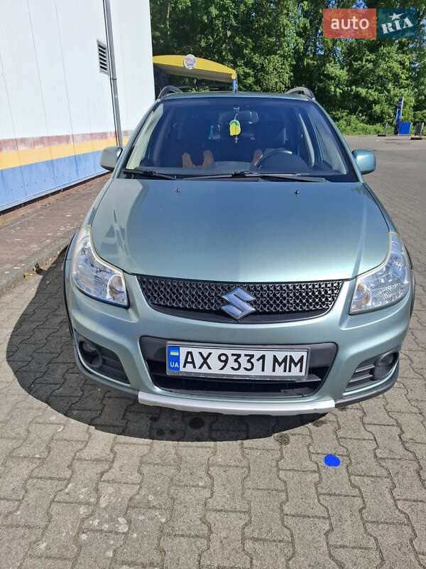 Позашляховик / Кросовер Suzuki SX4 2013 в Харкові