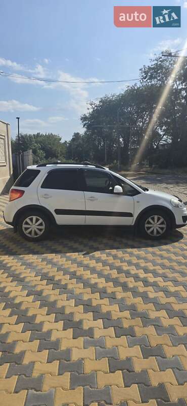 Позашляховик / Кросовер Suzuki SX4 2013 в Одесі