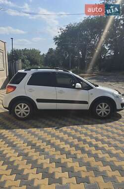 Внедорожник / Кроссовер Suzuki SX4 2013 в 