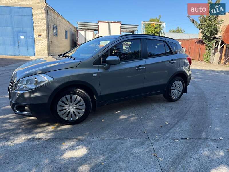 Позашляховик / Кросовер Suzuki SX4 2015 в Рівному