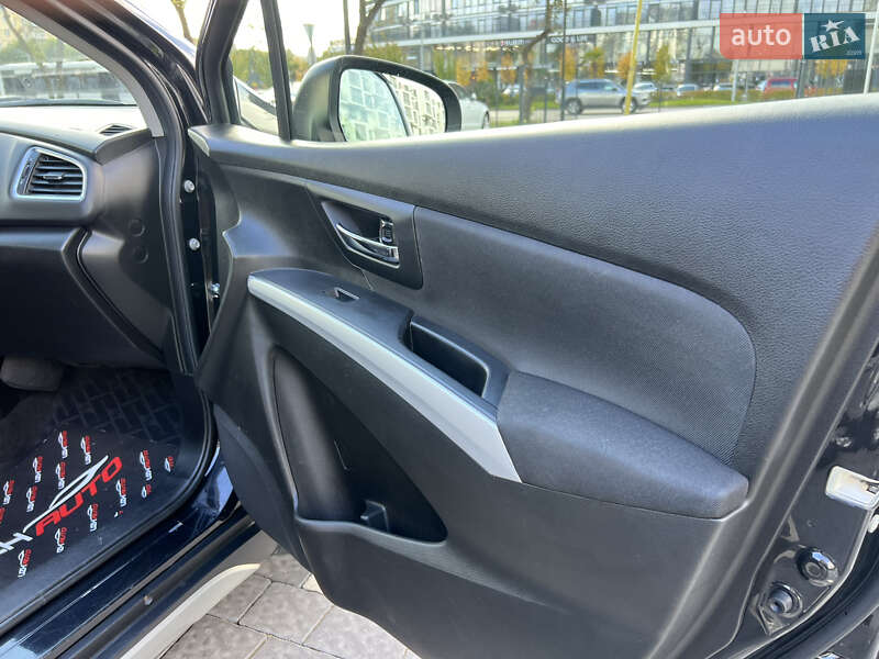 Внедорожник / Кроссовер Suzuki SX4 2017 в Ужгороде фото 48 Внедорожник / Кроссовер Suzuki SX4 2017 в Ужгороде