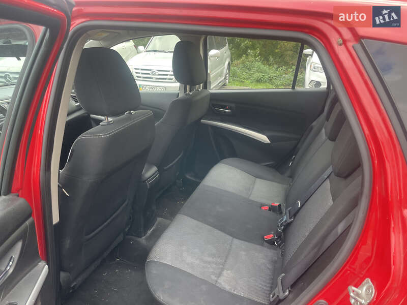 Внедорожник / Кроссовер Suzuki SX4 2016 в Львове