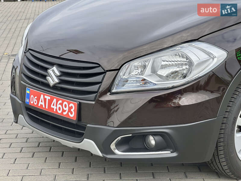 Позашляховик / Кросовер Suzuki SX4 2014 в Житомирі