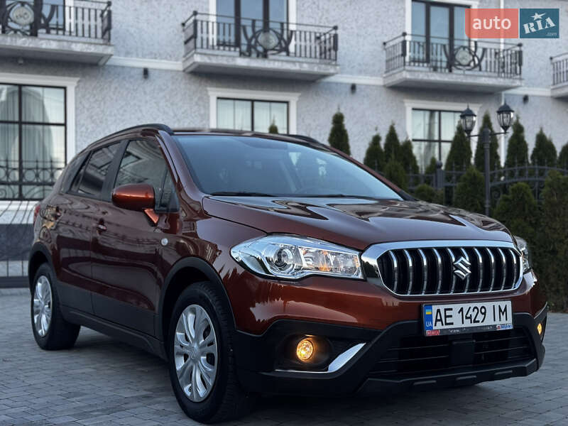 Внедорожник / Кроссовер Suzuki SX4 2017 в Киеве