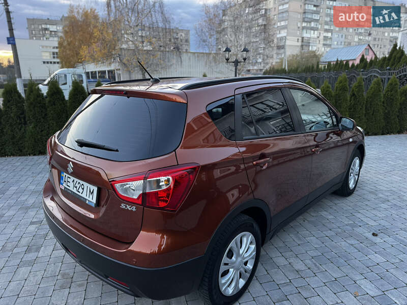 Внедорожник / Кроссовер Suzuki SX4 2017 в Киеве