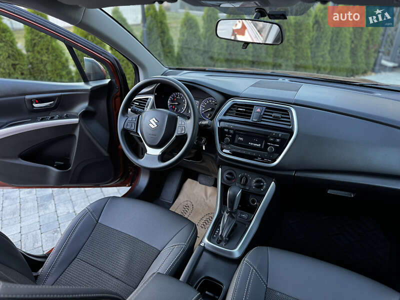 Внедорожник / Кроссовер Suzuki SX4 2017 в Киеве