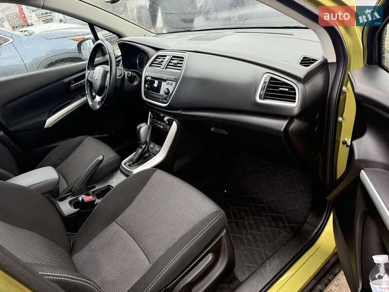 Внедорожник / Кроссовер Suzuki SX4 2015 в Киеве