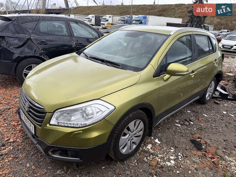 Внедорожник / Кроссовер Suzuki SX4 2015 в Киеве