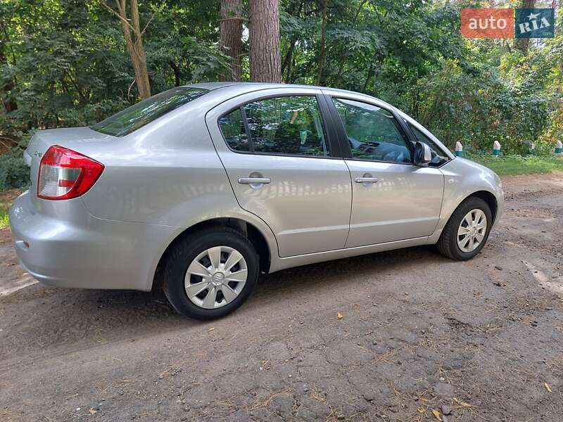 Седан Suzuki SX4 2009 в Киеве