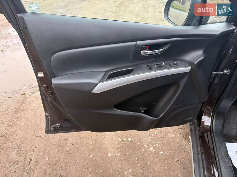 Внедорожник / Кроссовер Suzuki SX4 2013 в Тернополе фото 12 Внедорожник / Кроссовер Suzuki SX4 2013 в Тернополе