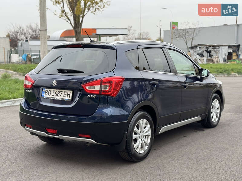 Внедорожник / Кроссовер Suzuki SX4 2017 в Харькове