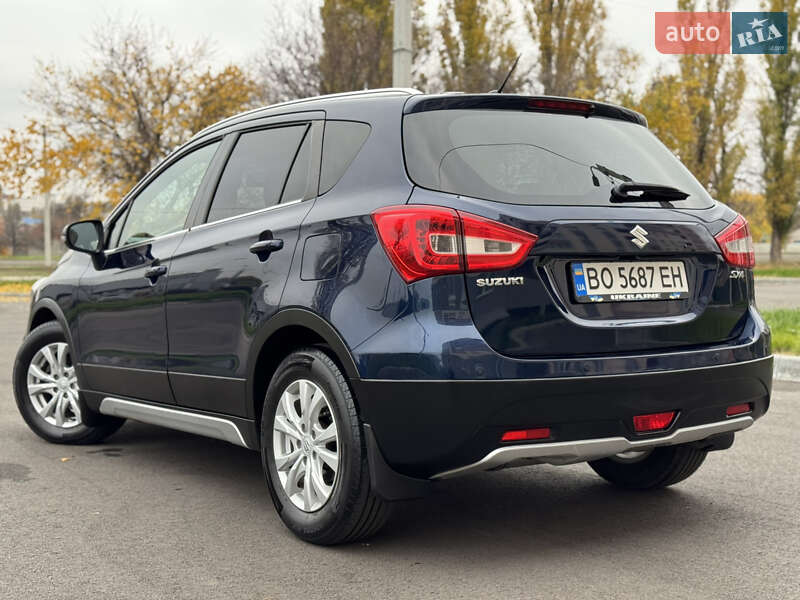 Внедорожник / Кроссовер Suzuki SX4 2017 в Харькове