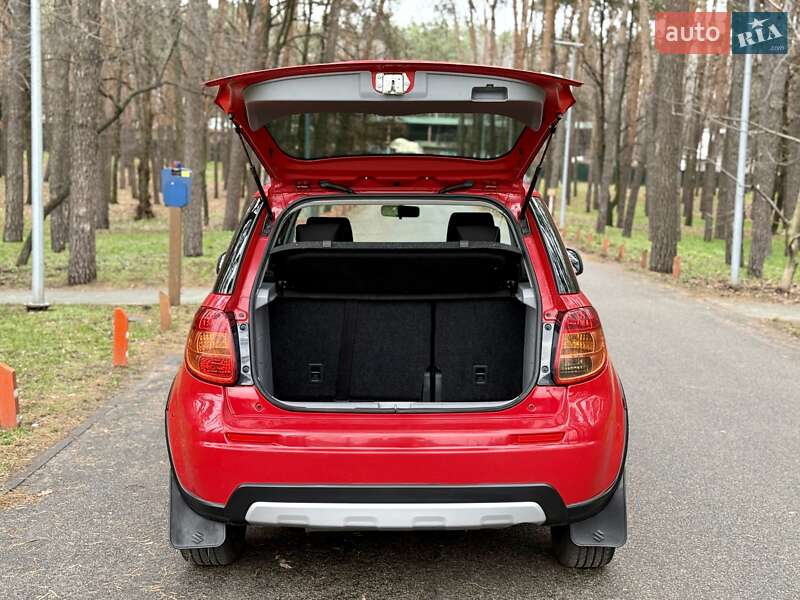 Позашляховик / Кросовер Suzuki SX4 2014 в Києві