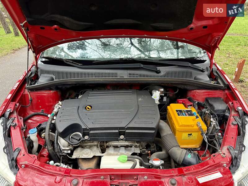 Позашляховик / Кросовер Suzuki SX4 2014 в Києві