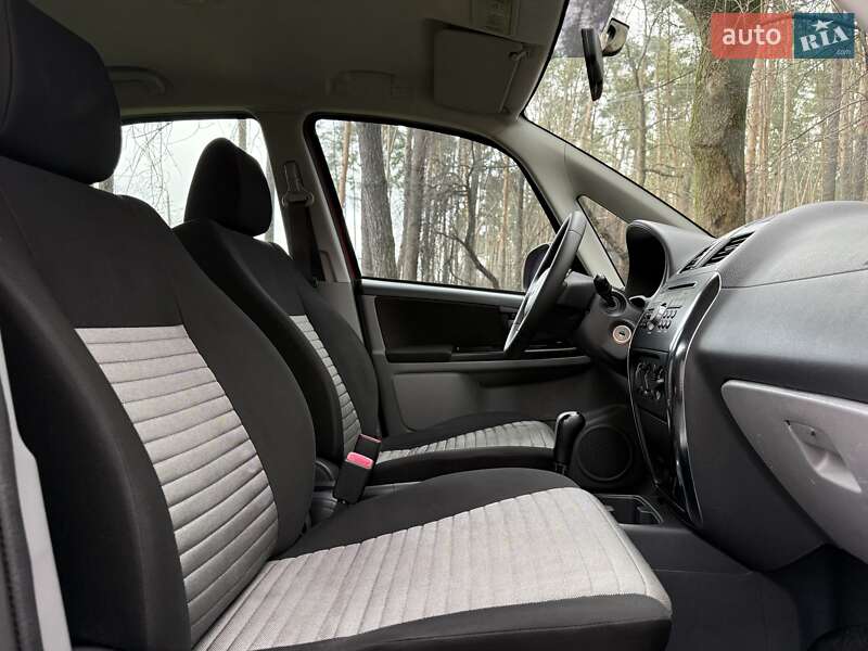 Позашляховик / Кросовер Suzuki SX4 2014 в Києві