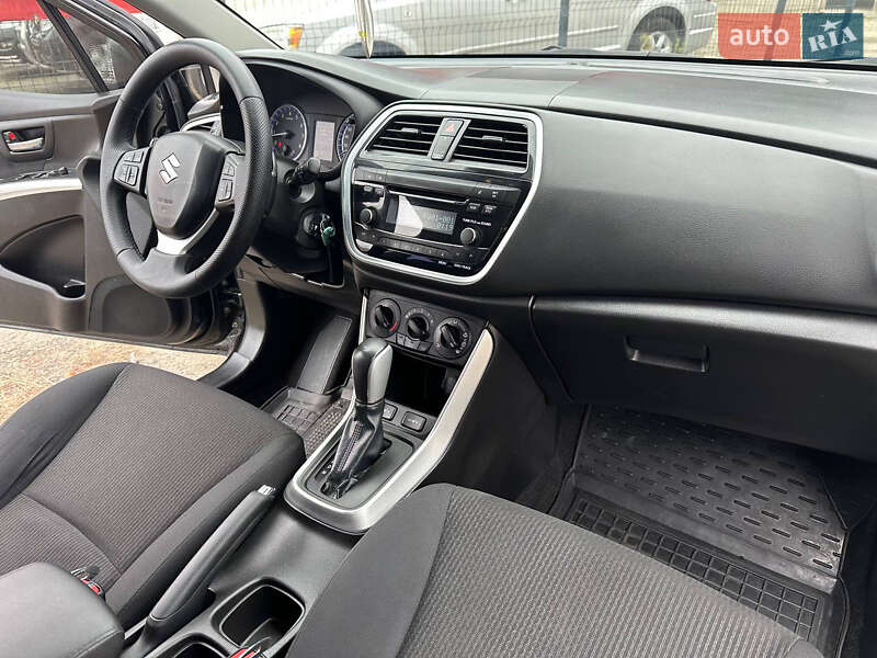 Внедорожник / Кроссовер Suzuki SX4 2017 в Днепре