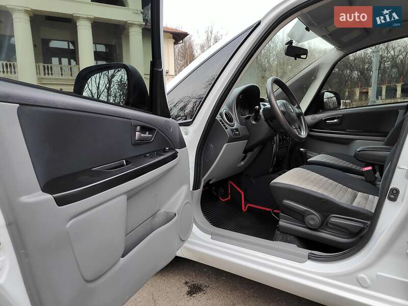 Хэтчбек Suzuki SX4 2009 в Киеве