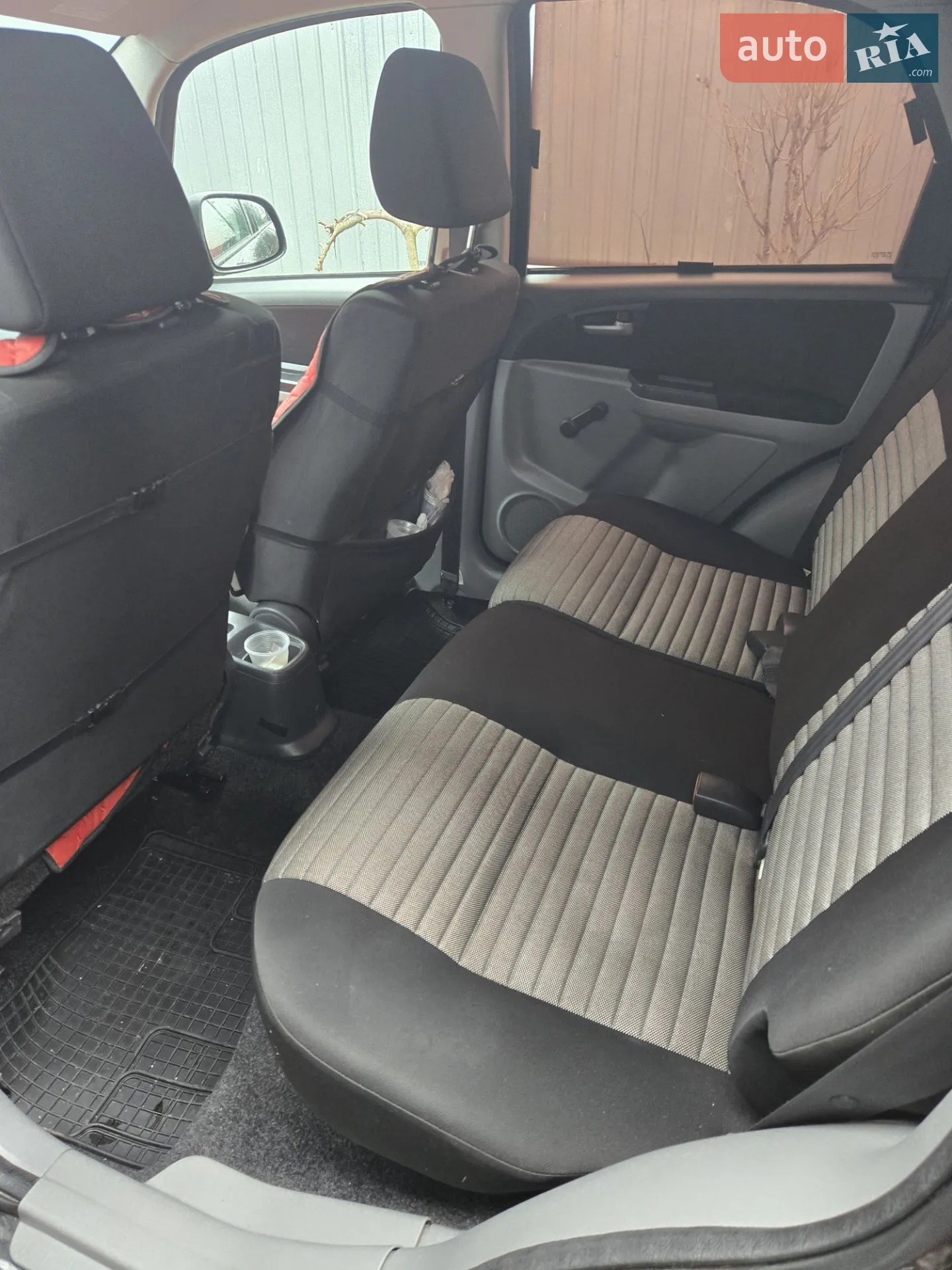 2010 Suzuki SX4 - мініатюра 8