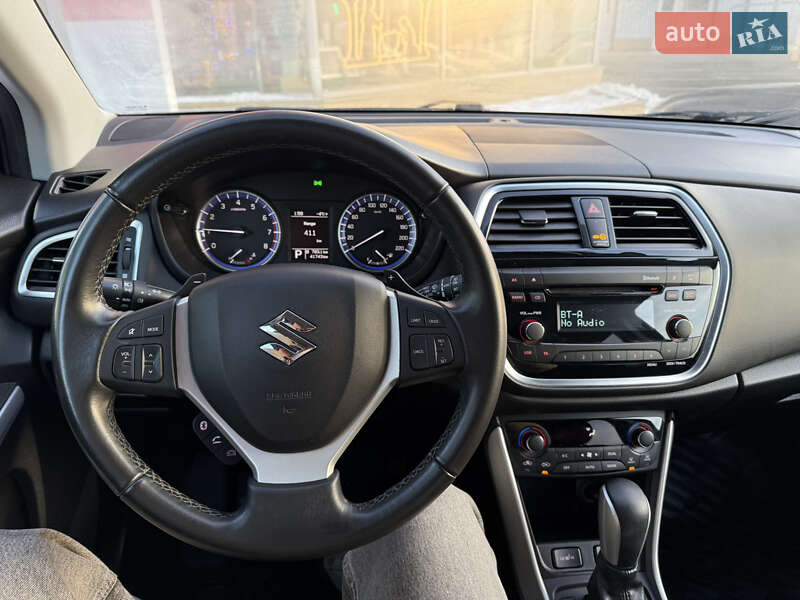 Внедорожник / Кроссовер Suzuki SX4 2020 в Тернополе
