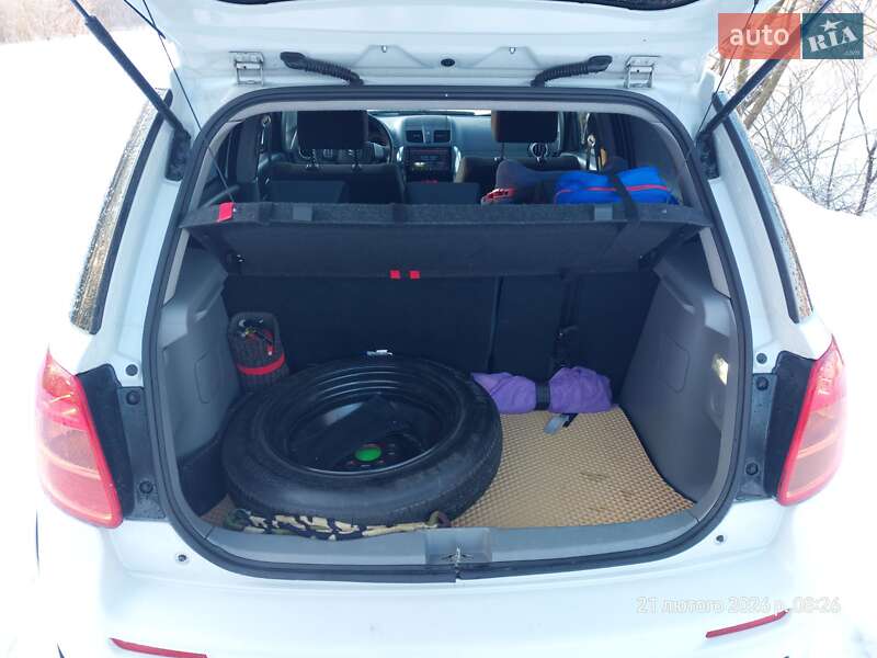 Внедорожник / Кроссовер Suzuki SX4 2012 в Ивано-Франковске