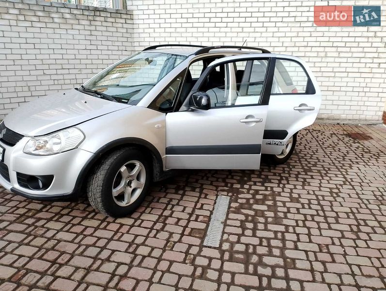 Внедорожник / Кроссовер Suzuki SX4 2012 в Киеве