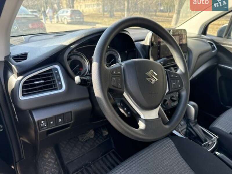 Внедорожник / Кроссовер Suzuki SX4 2024 в Тернополе