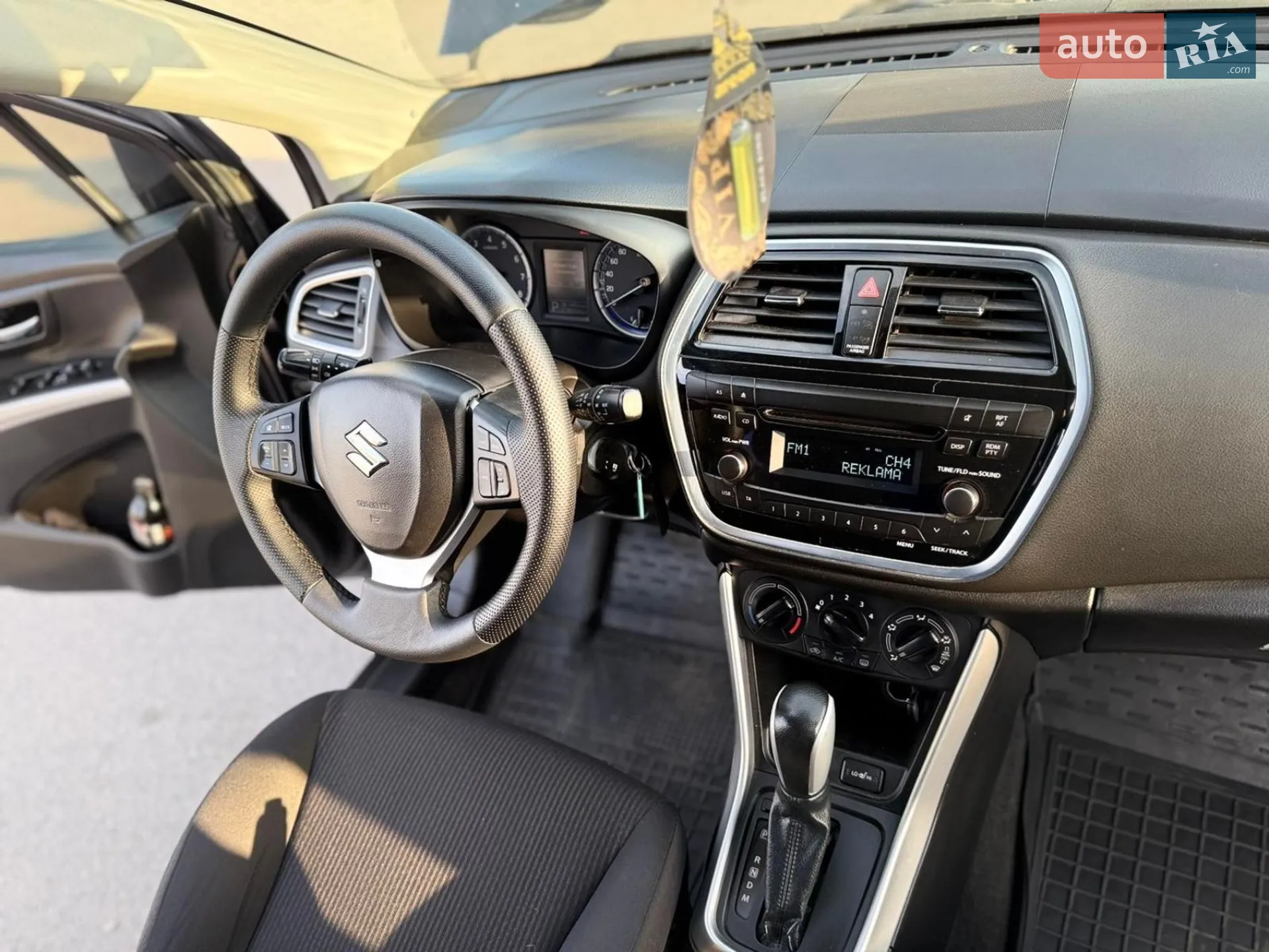 2017 Suzuki SX4 - мініатюра 15