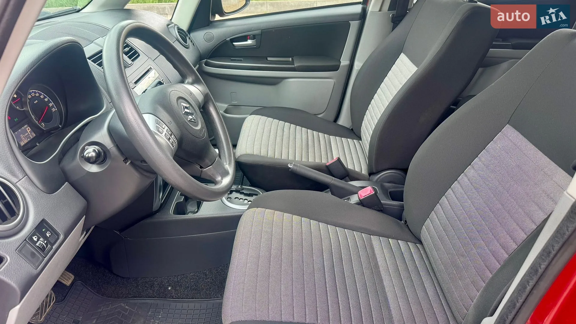 2013 Suzuki SX4 - мініатюра 18