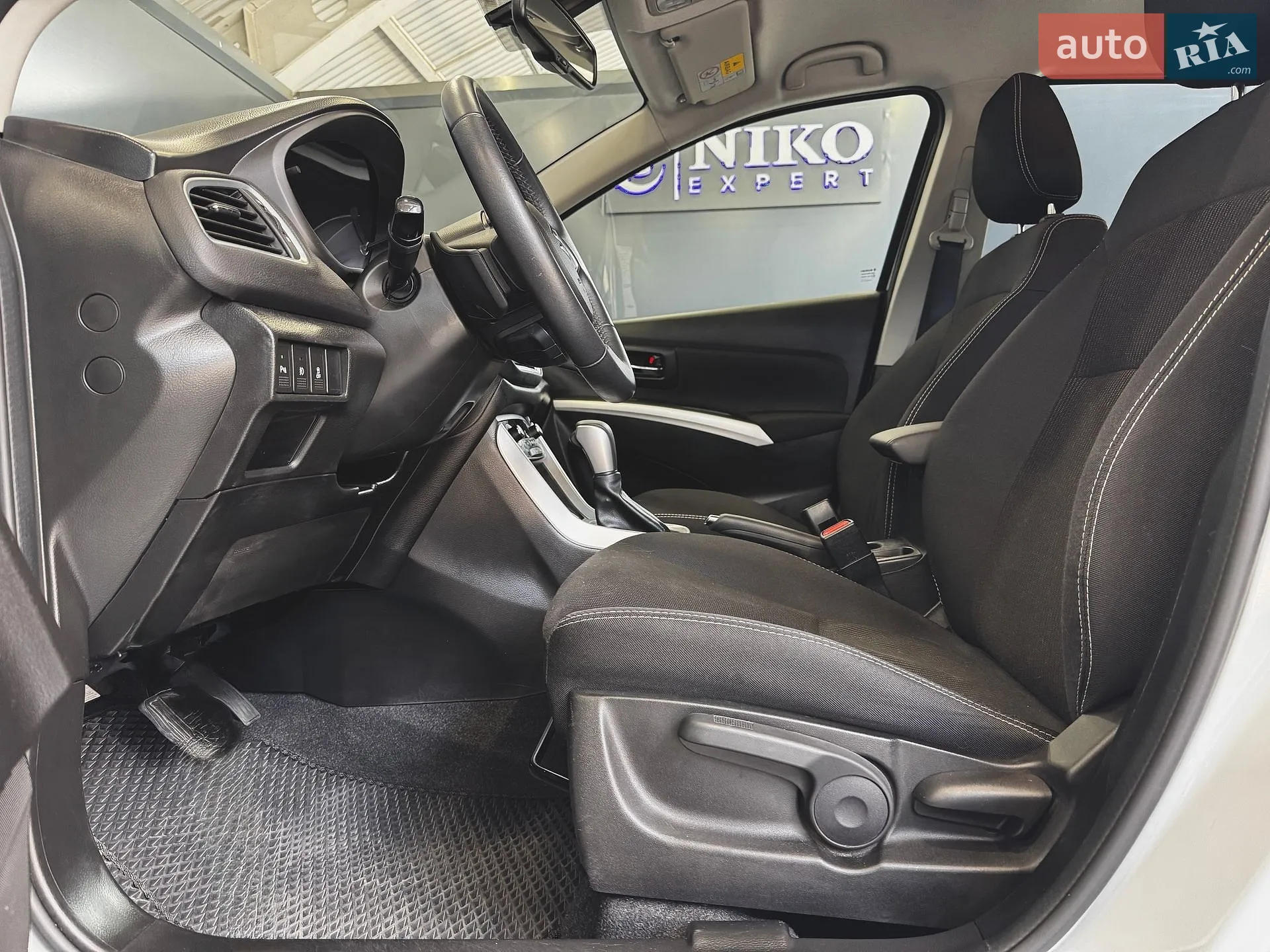 2017 Suzuki SX4 - мініатюра 23