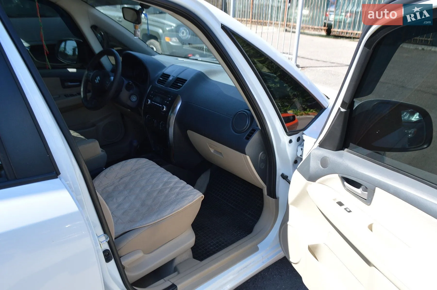 2011 Suzuki SX4 - мініатюра 15