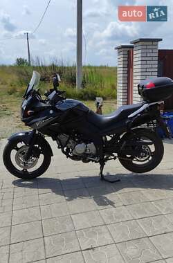 Мотоцикл Спорт-туризм Suzuki V-Strom 650 2005 в 