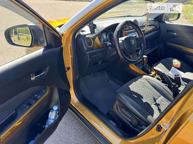 Позашляховик / Кросовер Suzuki Vitara 2022 в Южному