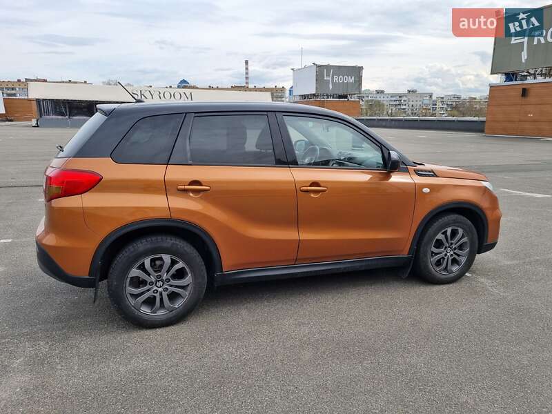 Внедорожник / Кроссовер Suzuki Vitara 2015 в Киеве