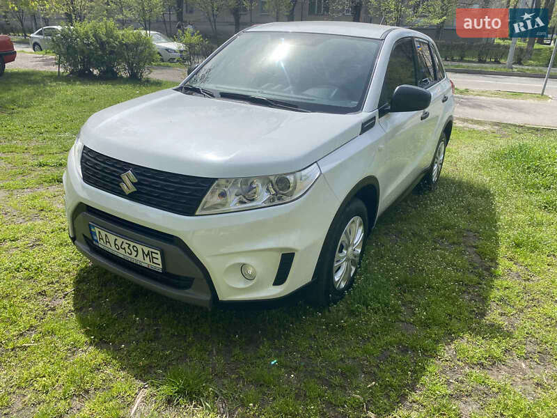 Позашляховик / Кросовер Suzuki Vitara 2018 в 